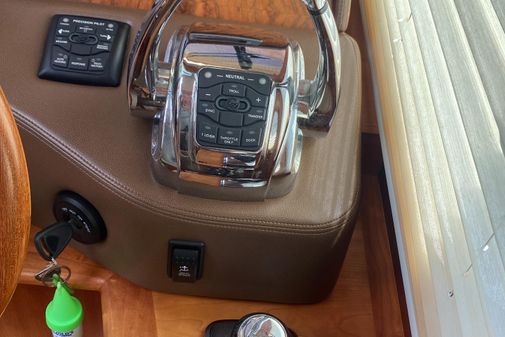 Sabre 48 Salon Express image