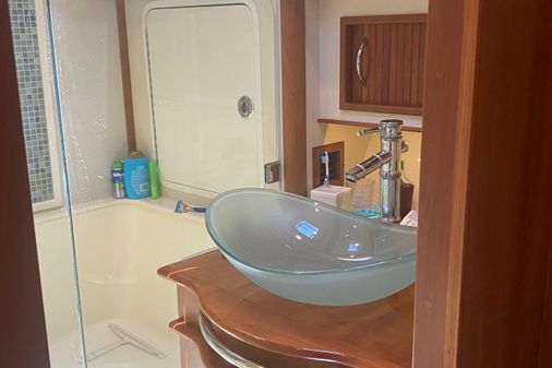 Sabre 48 Salon Express image
