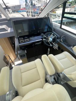 Cruisers Yachts 60 Cantius image