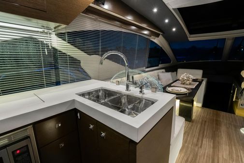 Cruisers Yachts 60 Cantius image