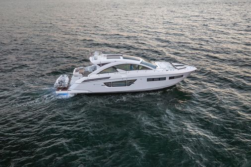 Cruisers Yachts 60 Cantius image