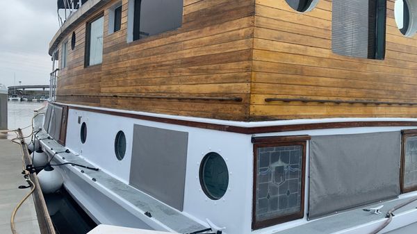 Custom-Craft 65