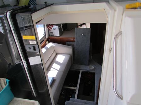 Carver 355-AFT-CABIN image