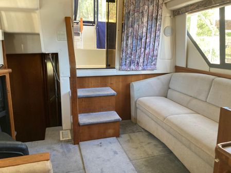 Carver 355-AFT-CABIN image