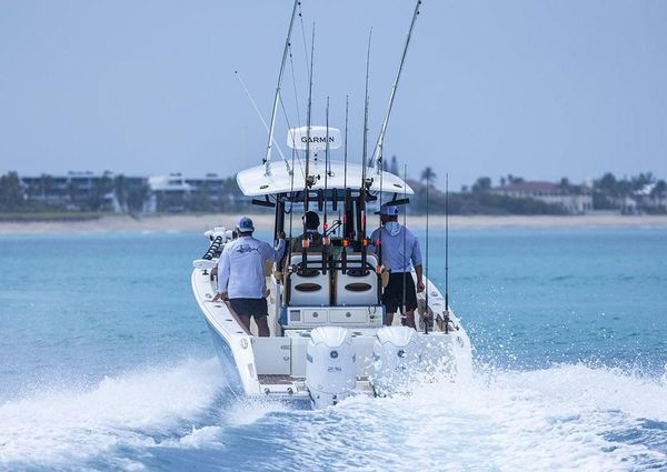 Cobia 265-CENTER-CONSOLE-OPEN image