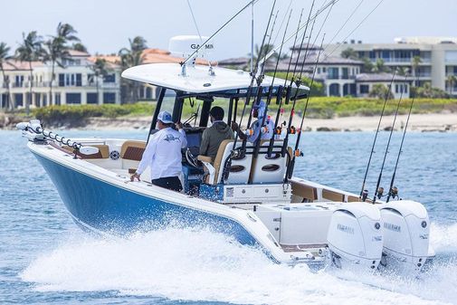 Cobia 265-CENTER-CONSOLE-OPEN image