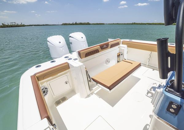 Cobia 265-CENTER-CONSOLE-OPEN image