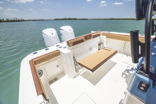 Cobia 265-CENTER-CONSOLE-OPEN image