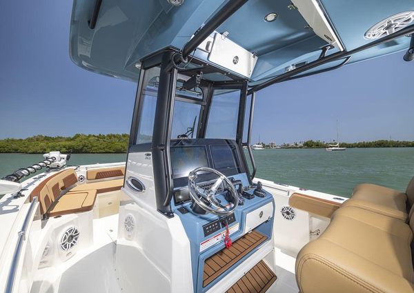 Cobia 265-CENTER-CONSOLE-OPEN image