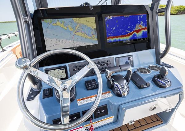 Cobia 265-CENTER-CONSOLE-OPEN image