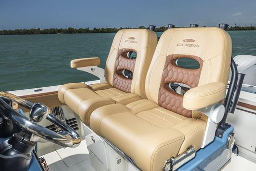 Cobia 265-CENTER-CONSOLE-OPEN image