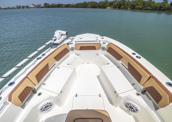 Cobia 265-CENTER-CONSOLE-OPEN image