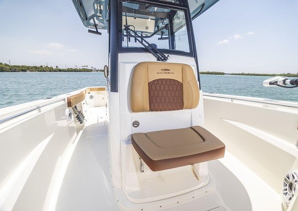 Cobia 265-CENTER-CONSOLE-OPEN image