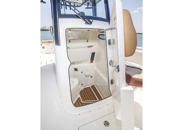 Cobia 265-CENTER-CONSOLE-OPEN image