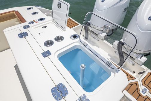 Cobia 265-CENTER-CONSOLE-OPEN image