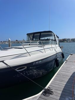 Rinker Fiesta Vee 312 image