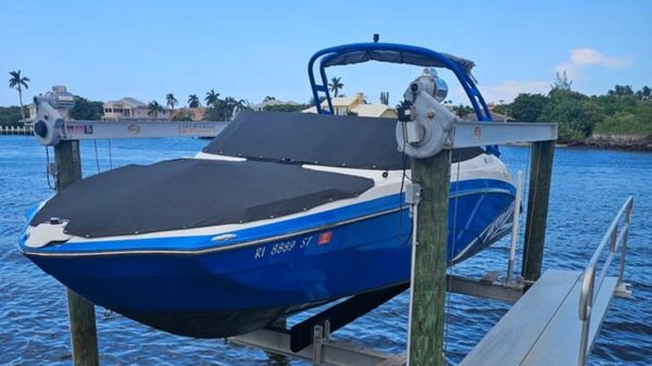 Yamaha Boats AR240 