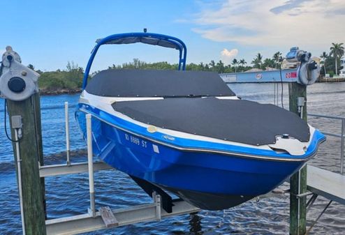 Yamaha Boats AR240 image