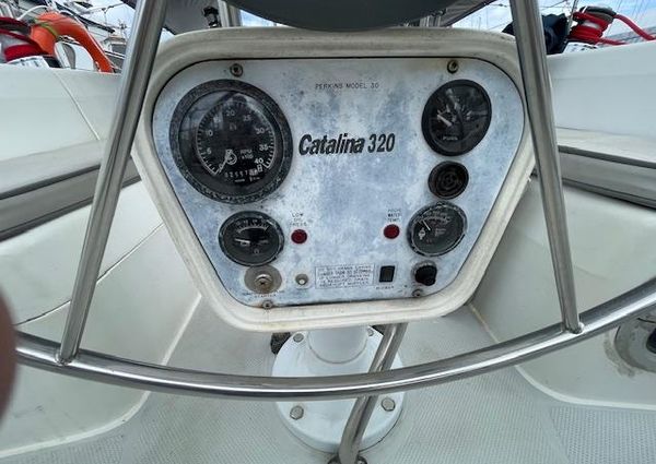 Catalina 320 image