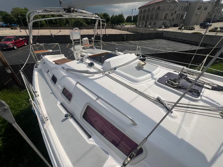 Hunter 36 image