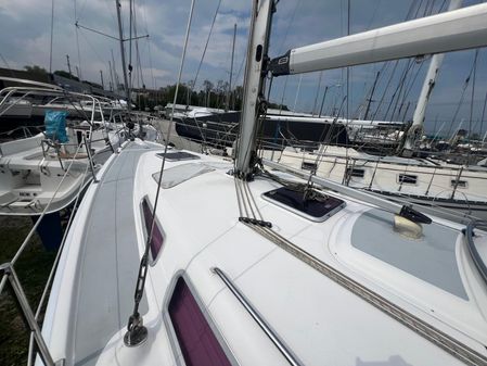 Hunter 36 image