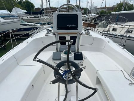 Hunter 36 image