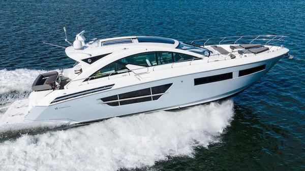 Cruisers Yachts 60 Cantius 
