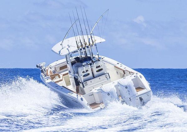 Cobia 285-CENTER-CONSOLE image