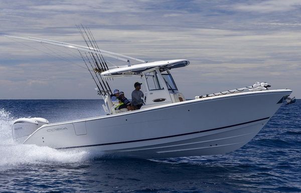 2025 Cobia 285 Center Console