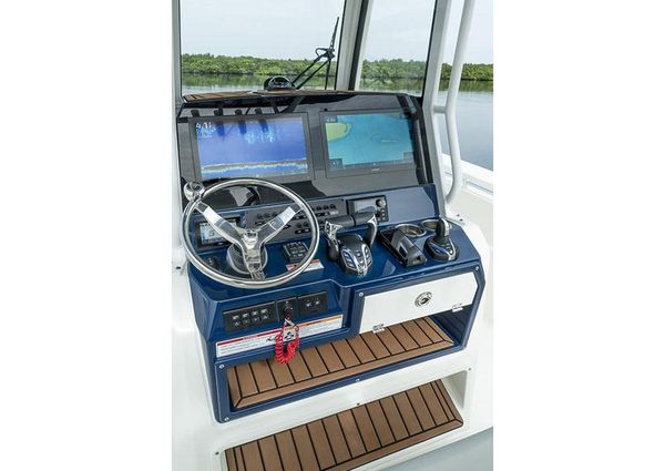 Cobia 285-CENTER-CONSOLE image