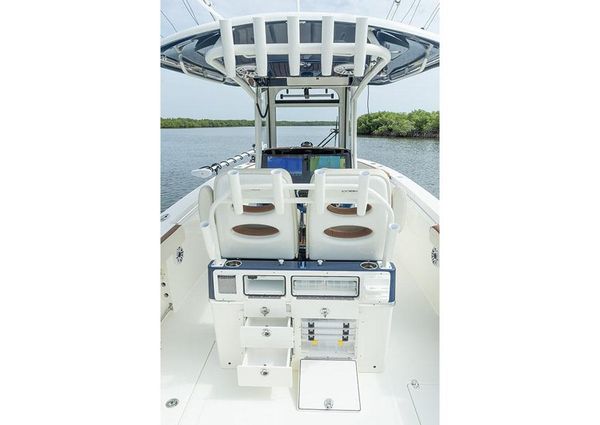 Cobia 285-CENTER-CONSOLE image