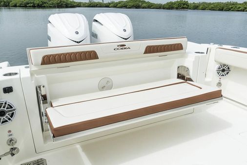 Cobia 285-CENTER-CONSOLE image