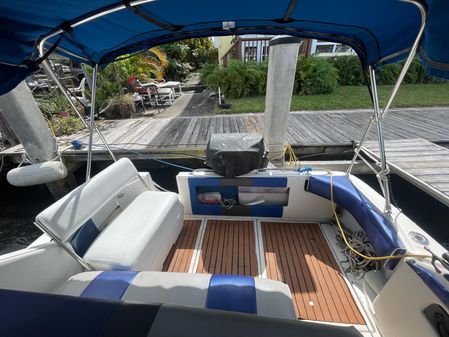 Sea Ray 270 Sundancer image