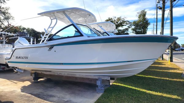 Blackfin 252 DC