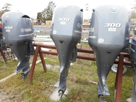 Yamaha Outboards F300NCA - main image