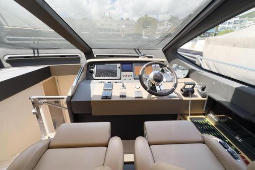 Azimut 66 image