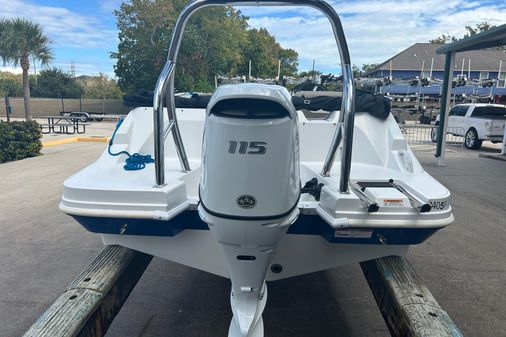 Hurricane SunDeck Sport 185 OB image