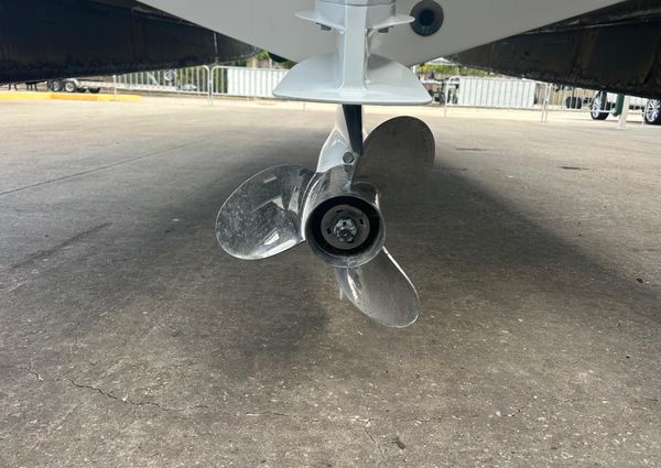 Hurricane SunDeck Sport 185 OB image