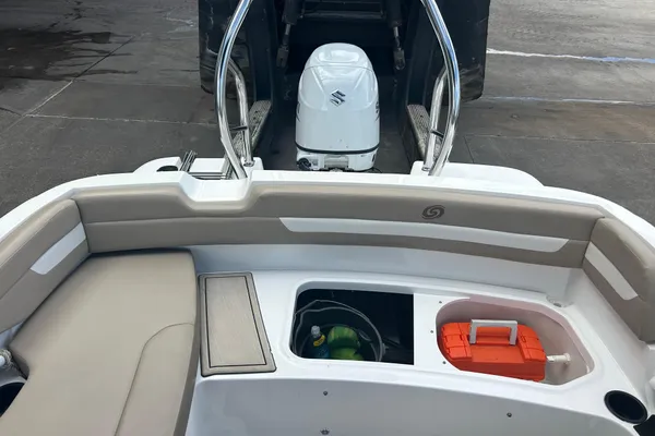 Hurricane SunDeck Sport 185 OB image