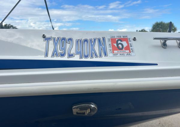 Hurricane SunDeck Sport 185 OB image