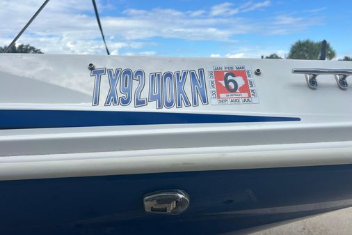 Hurricane SunDeck Sport 185 OB image