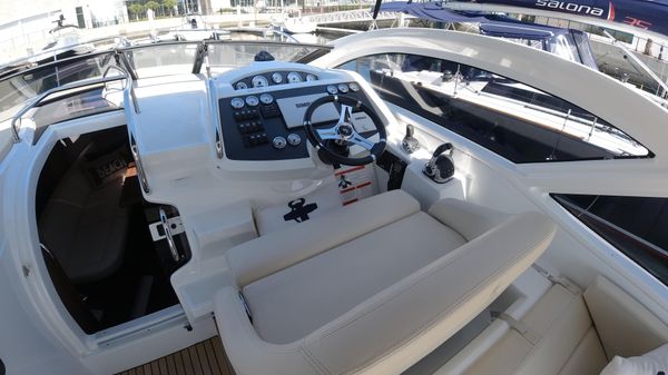 Beneteau GT35 image