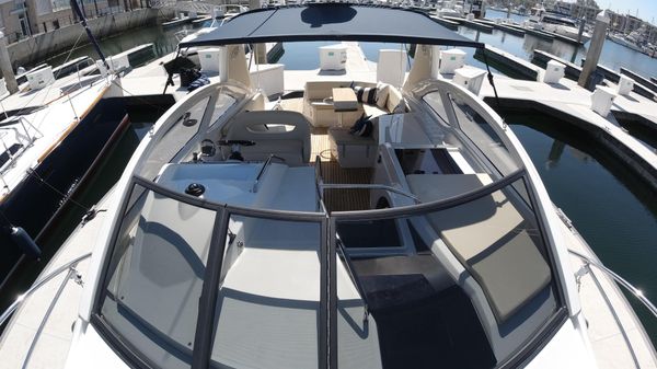 Beneteau GT35 image