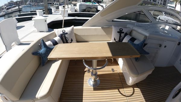 Beneteau GT35 image