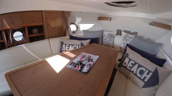 Beneteau GT35 image