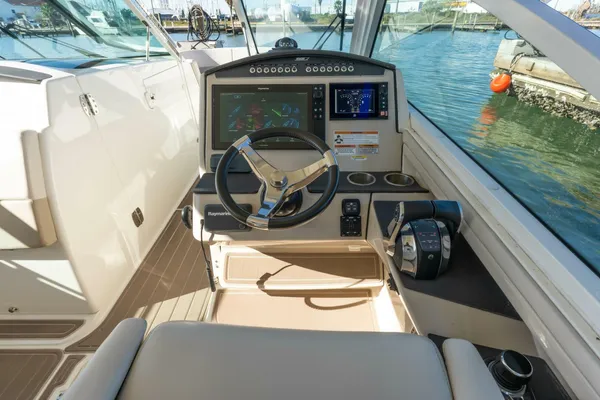 Boston-whaler 320-VANTAGE image