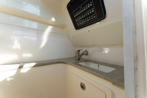 Boston Whaler 320 Vantage image