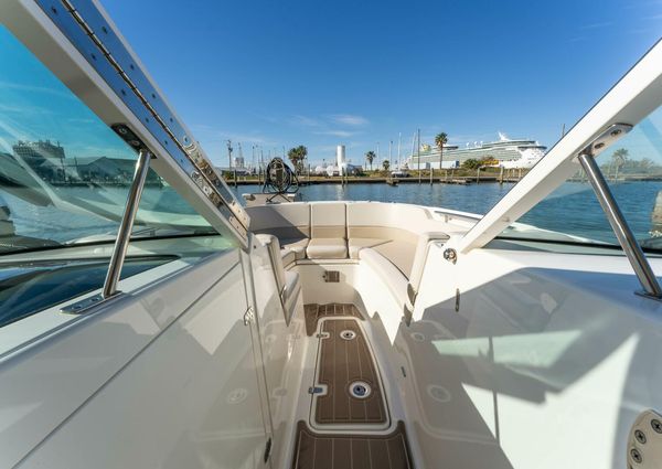 Boston Whaler 320 Vantage image