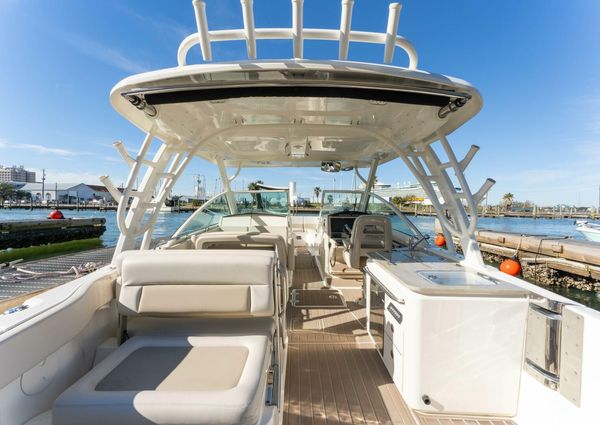 Boston Whaler 320 Vantage image