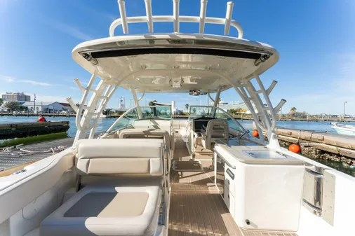 Boston Whaler 320 Vantage image